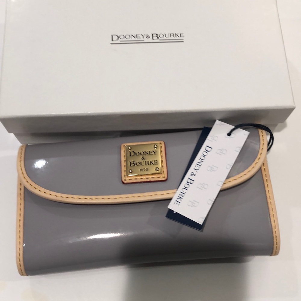 NWT Dooney & Bourke patent leather wallet